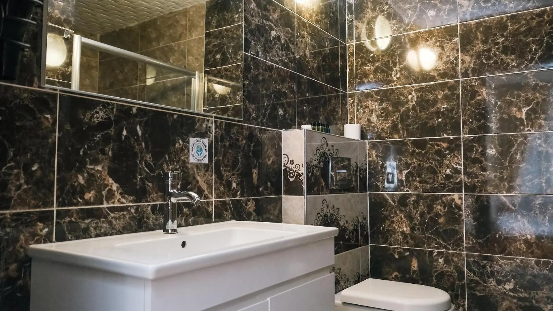 Istanbul Irish Hotel 2*,