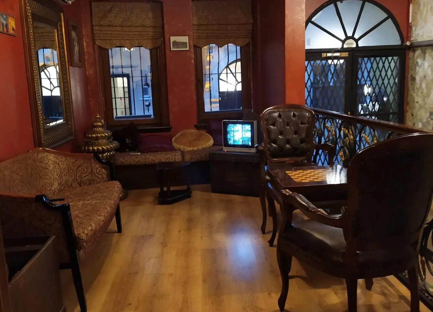 Istanbul Irish Hotel location